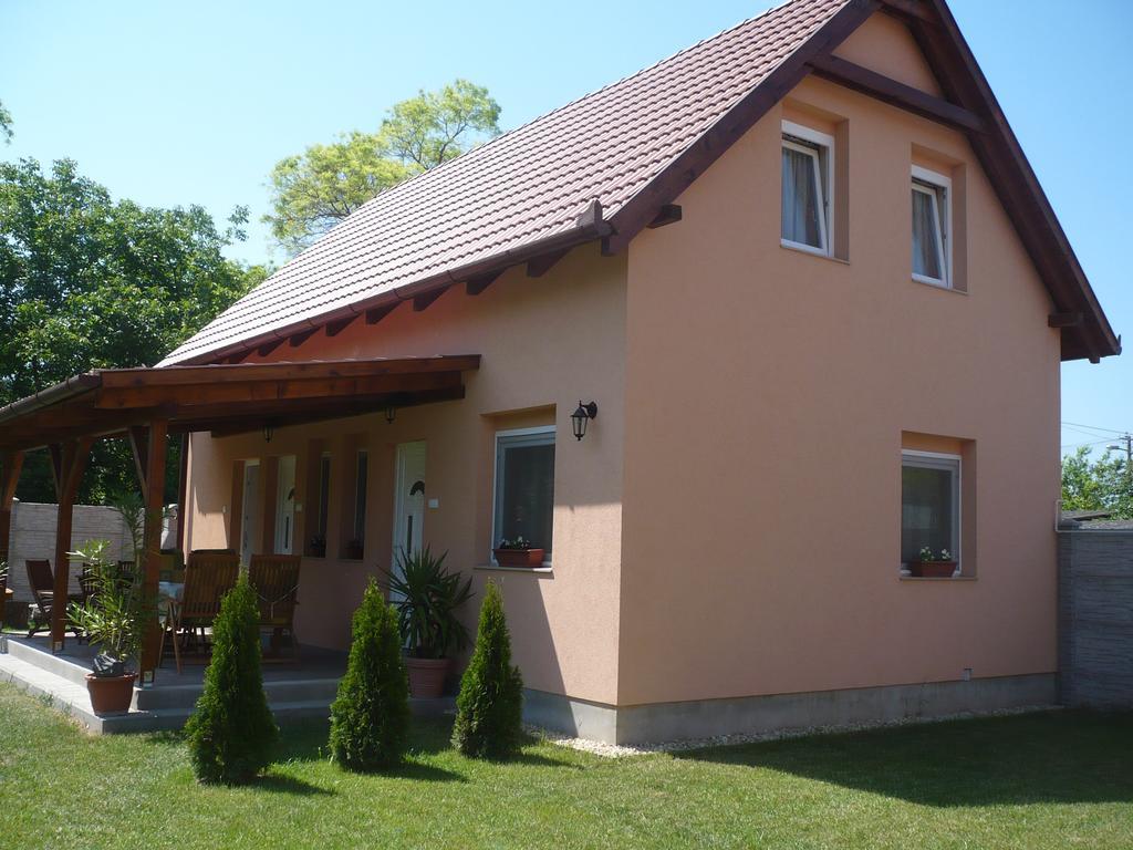 Eszter Apartmanhaz Hajdúszoboszló 외부 사진